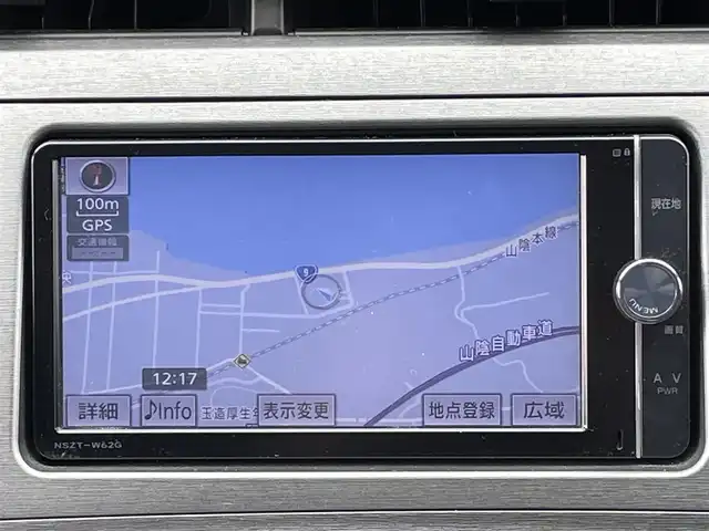 トヨタ プリウス S 島根県 2012(平24)年 5.1万km シルバーM 純正ナビ(NSZT-W62G)/(AM/FM/CD/DVD/Bluetooth)/バックカメラ/ビルトインETC/横滑り防止装置/HIDヘッドライト/フォグランプ/オートライト/プッシュスタート/スマートキー/スペアキー×1/純正フロアマット/純正15インチアルミホイール