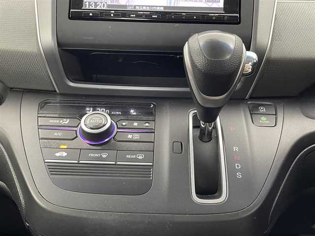 ホンダ フリード＋ G 埼玉県 2016(平28)年 7.7万km クリスタルブラックパール 純正メモリーナビ/【CD/DVD/Bluetooth/フルセグ/MusicRack】/バックカメラ/両側電動スライドドア/前後ドライブレコーダー/ステアリングリモコン/LEDオートライト/オートエアコン/ビルトインETC
