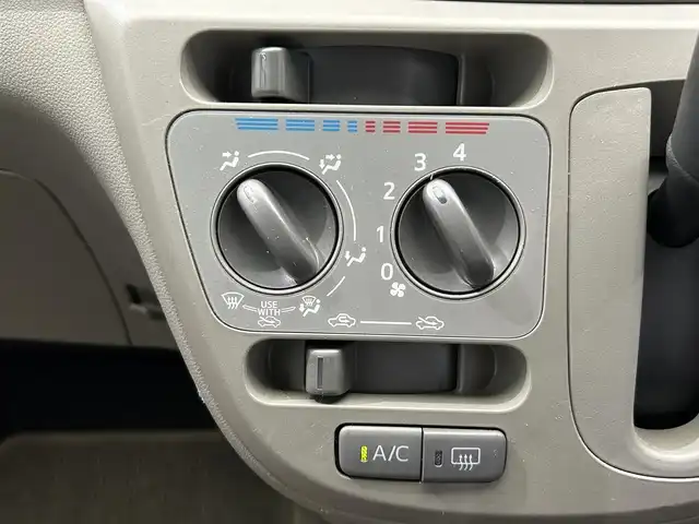 ダイハツ ミラ イース L メモリアルエディション 鹿児島県 2013(平25)年 8万km スカイブルー 純正SDナビ【NM2P-W63D】/(Bluetooth/CD/CDチェンジャー/DVD/ワンセグ)/社外ETC/LEDヘッドライト/ヘッドライトレベライザー/アイドリングストップ/ドアバイザー/純正フロアマット/ダブルエアバッグ/リモコンキー
