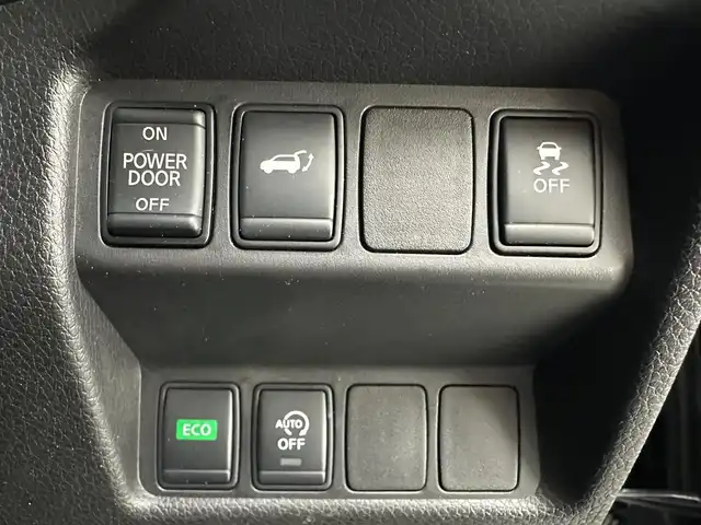 日産 エクストレイル 20X 兵庫県 2017(平29)年 4.2万km ダイヤモンドブラック 純正SDナビ（MM517D-L）/（CD、DVD、SD、BD、BT、フルセグ）/ドライブレコーダー/バックカメラ/コーナーセンサー/エマージェンシーブレーキ/アイドリングストップ/パワーバックドア/ルーフレール/全席シートヒーター/科プシンシート/４WD/ETC/LEDヘッドライト/フォグランプ/純正18インチAW/純正フロアマット/純正バイザー/スペアキー1本