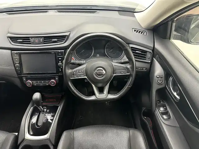 日産 エクストレイル 20X 兵庫県 2017(平29)年 4.2万km ダイヤモンドブラック 純正SDナビ（MM517D-L）/（CD、DVD、SD、BD、BT、フルセグ）/ドライブレコーダー/バックカメラ/コーナーセンサー/エマージェンシーブレーキ/アイドリングストップ/パワーバックドア/ルーフレール/全席シートヒーター/科プシンシート/４WD/ETC/LEDヘッドライト/フォグランプ/純正18インチAW/純正フロアマット/純正バイザー/スペアキー1本