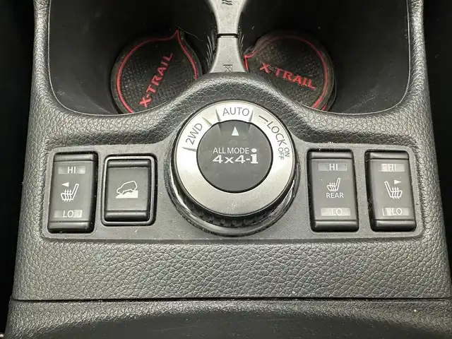 日産 エクストレイル 20X 兵庫県 2017(平29)年 4.2万km ダイヤモンドブラック 純正SDナビ（MM517D-L）/（CD、DVD、SD、BD、BT、フルセグ）/ドライブレコーダー/バックカメラ/コーナーセンサー/エマージェンシーブレーキ/アイドリングストップ/パワーバックドア/ルーフレール/全席シートヒーター/科プシンシート/４WD/ETC/LEDヘッドライト/フォグランプ/純正18インチAW/純正フロアマット/純正バイザー/スペアキー1本