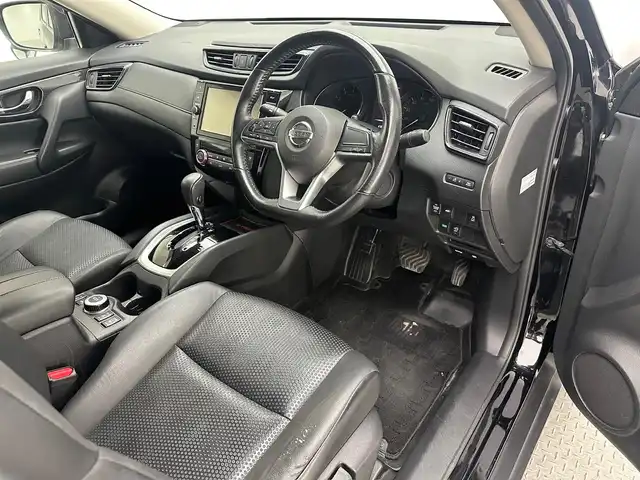 日産 エクストレイル 20X 兵庫県 2017(平29)年 4.2万km ダイヤモンドブラック 純正SDナビ（MM517D-L）/（CD、DVD、SD、BD、BT、フルセグ）/ドライブレコーダー/バックカメラ/コーナーセンサー/エマージェンシーブレーキ/アイドリングストップ/パワーバックドア/ルーフレール/全席シートヒーター/科プシンシート/４WD/ETC/LEDヘッドライト/フォグランプ/純正18インチAW/純正フロアマット/純正バイザー/スペアキー1本