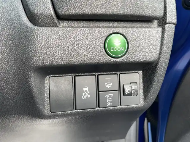 ホンダ フィット 13G FパックコンフォートED 石川県 2016(平28)年 6.4万km 青 4WD/純正メモリーナビ/フルセグTV/バックカメラ/ETC/ドライブレコーダー/スマートキー/プッシュスタート/電動ミラー/オートエアコン