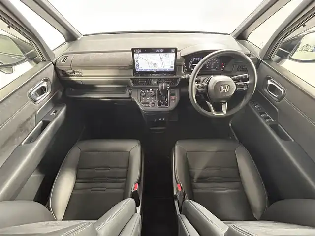 ホンダ ステップワゴン スパーダ プレミアムライン 佐賀県 2025(令7)年 0.3万km クリスタルブラックパール 純正11.4インチナビ/CD/DVD/フルセグTV/Bluetooth/両側パワースライドドア/ホンダセンシング/衝突軽減ブレーキ/路外逸脱抑制機能/ブラインドスポットモニター/標識認識機能/リアパーキングセンサー/先行者発進告知/全周囲カメラ/電動リアゲート/追従付きクルーズコントロール/パドルシフト/シートヒーター/USB入力端子/タイプC充電端子/電動パーキングブレーキ/ブレーキホールド/スマートキー/スペアキー/純正フロアマット/ドアバイザー/純正17インチアルミホイール