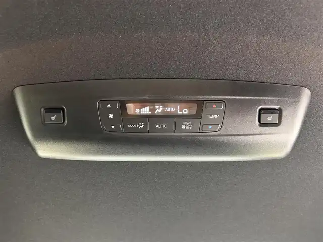 ホンダ ステップワゴン スパーダ プレミアムライン 佐賀県 2025(令7)年 0.3万km クリスタルブラックパール 純正11.4インチナビ/CD/DVD/フルセグTV/Bluetooth/両側パワースライドドア/ホンダセンシング/衝突軽減ブレーキ/路外逸脱抑制機能/ブラインドスポットモニター/標識認識機能/リアパーキングセンサー/先行者発進告知/全周囲カメラ/電動リアゲート/追従付きクルーズコントロール/パドルシフト/シートヒーター/USB入力端子/タイプC充電端子/電動パーキングブレーキ/ブレーキホールド/スマートキー/スペアキー/純正フロアマット/ドアバイザー/純正17インチアルミホイール