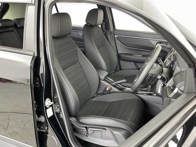 ホンダ ＷＲ－Ｖ Z 愛知県 2024(令6)年 0.9万km クリスタルブラックパール /禁煙車//純正HondaCONNECTナビ//フルセグTV//バックカメラ//ETC//ホンダセンシング//衝突軽減ブレーキ//先行車発進お知らせ//歩行者事故低減ステアリング//路外逸脱抑制機能//標識認識機能//アダプティブクルーズコントロール//レーンキープアシストシステム//誤発進抑制機能(前後方)//急アクセル抑制機能//前後パーキングセンサー//オートハイビーム//フルLEDヘッドライト//オートライト//フロントフォグランプ//プライムスムース&ファブリックコンビシート//トノカバー//純正17インチアルミホイール(切削+ベルリナブラック塗装)//革巻きステアリング//ステアリングスイッチ//パドルシフト//プッシュスタート//電動格納ミラーウィンカー//横滑り防止装置