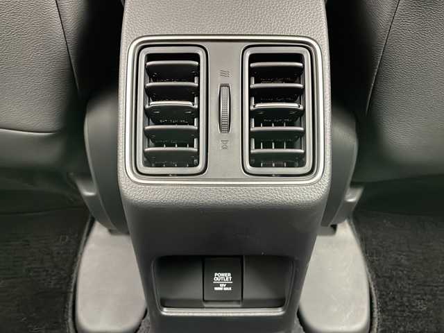 ホンダ ＷＲ－Ｖ Z 愛知県 2024(令6)年 0.9万km クリスタルブラックパール /禁煙車//純正HondaCONNECTナビ//フルセグTV//バックカメラ//ETC//ホンダセンシング//衝突軽減ブレーキ//先行車発進お知らせ//歩行者事故低減ステアリング//路外逸脱抑制機能//標識認識機能//アダプティブクルーズコントロール//レーンキープアシストシステム//誤発進抑制機能(前後方)//急アクセル抑制機能//前後パーキングセンサー//オートハイビーム//フルLEDヘッドライト//オートライト//フロントフォグランプ//プライムスムース&ファブリックコンビシート//トノカバー//純正17インチアルミホイール(切削+ベルリナブラック塗装)//革巻きステアリング//ステアリングスイッチ//パドルシフト//プッシュスタート//電動格納ミラーウィンカー//横滑り防止装置