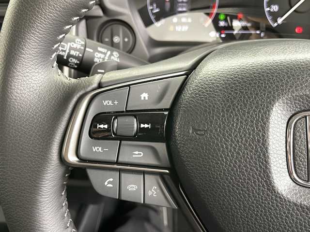 ホンダ ＷＲ－Ｖ Z 愛知県 2024(令6)年 0.9万km クリスタルブラックパール /禁煙車//純正HondaCONNECTナビ//フルセグTV//バックカメラ//ETC//ホンダセンシング//衝突軽減ブレーキ//先行車発進お知らせ//歩行者事故低減ステアリング//路外逸脱抑制機能//標識認識機能//アダプティブクルーズコントロール//レーンキープアシストシステム//誤発進抑制機能(前後方)//急アクセル抑制機能//前後パーキングセンサー//オートハイビーム//フルLEDヘッドライト//オートライト//フロントフォグランプ//プライムスムース&ファブリックコンビシート//トノカバー//純正17インチアルミホイール(切削+ベルリナブラック塗装)//革巻きステアリング//ステアリングスイッチ//パドルシフト//プッシュスタート//電動格納ミラーウィンカー//横滑り防止装置