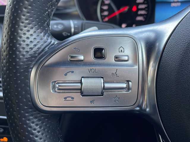 メルセデス・ベンツ Ｃ２２０ｄ アバンギャルド　AMGライン 福岡県 2019(令1)年 3万km ダイヤモンドホワイト 純正メーカーナビ/Bluetooth対応/フルセグTV/AM/FM/レコーダークルーズコントロール/ブラインドスポットモニター/バックカメラ/ドライブレコーダー（前後）/パワーシート（運転席・助手席メモリ付）/前席シートヒーター/ETC2.0/純正フロアマット/純正アルミホイール/プッシュスタート/黒革シート/アクティブブレーキアシスト/レーンチェンジアシスト/アップルカープレイ/保証書/取扱説明書/スペアキー/スマートキー