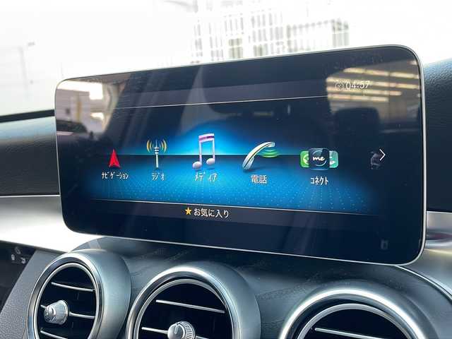 メルセデス・ベンツ Ｃ２２０ｄ アバンギャルド　AMGライン 福岡県 2019(令1)年 3万km ダイヤモンドホワイト 純正メーカーナビ/Bluetooth対応/フルセグTV/AM/FM/レコーダークルーズコントロール/ブラインドスポットモニター/バックカメラ/ドライブレコーダー（前後）/パワーシート（運転席・助手席メモリ付）/前席シートヒーター/ETC2.0/純正フロアマット/純正アルミホイール/プッシュスタート/黒革シート/アクティブブレーキアシスト/レーンチェンジアシスト/アップルカープレイ/保証書/取扱説明書/スペアキー/スマートキー