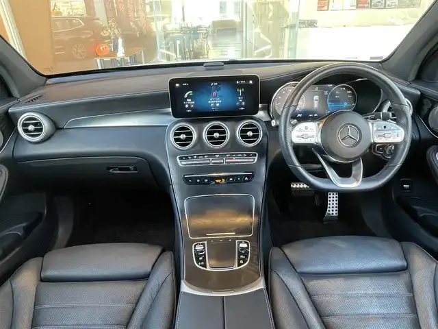 メルセデス・ベンツ ＧＬＣ２２０ d 4マチック AMGライン 鹿児島県 2021(令3)年 4.6万km ダイヤモンドホワイト 禁煙車/純正ナビ/Bluetooth/バックカメラ/レザーエクスクルーシブパッケージ/パノラミックスライディングルーフ/ブルメスターサウンド/レーダーセーフティーパッケージ/メモリー付レザーパワーシートシート/パワーバックドア/AMG19インチアルミホイール/LEDヘッドライト/ETC/スペアキー