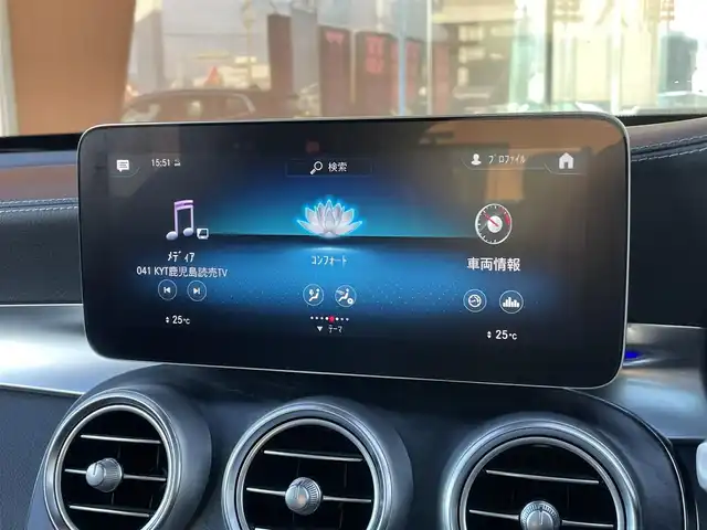 メルセデス・ベンツ ＧＬＣ２２０ d 4マチック AMGライン 鹿児島県 2021(令3)年 4.6万km ダイヤモンドホワイト 禁煙車/純正ナビ/Bluetooth/バックカメラ/レザーエクスクルーシブパッケージ/パノラミックスライディングルーフ/ブルメスターサウンド/レーダーセーフティーパッケージ/メモリー付レザーパワーシートシート/パワーバックドア/AMG19インチアルミホイール/LEDヘッドライト/ETC/スペアキー