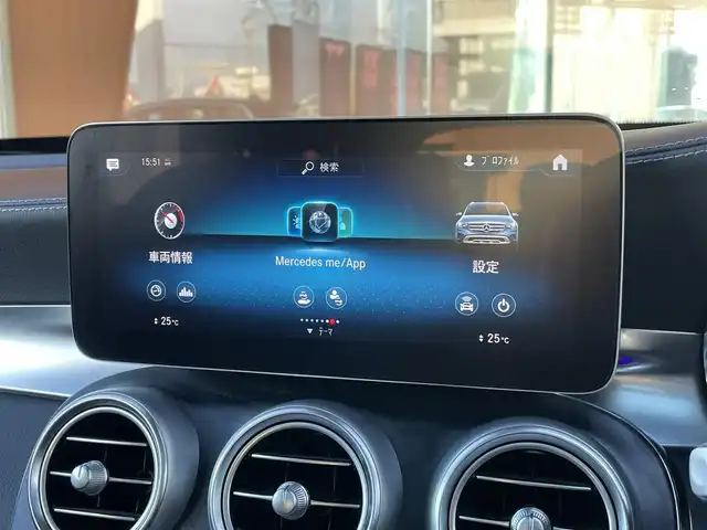 メルセデス・ベンツ ＧＬＣ２２０ d 4マチック AMGライン 鹿児島県 2021(令3)年 4.6万km ダイヤモンドホワイト 禁煙車/純正ナビ/Bluetooth/バックカメラ/レザーエクスクルーシブパッケージ/パノラミックスライディングルーフ/ブルメスターサウンド/レーダーセーフティーパッケージ/メモリー付レザーパワーシートシート/パワーバックドア/AMG19インチアルミホイール/LEDヘッドライト/ETC/スペアキー