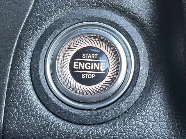 メルセデス・ベンツ ＧＬＣ２２０ d 4マチック AMGライン 鹿児島県 2021(令3)年 4.6万km ダイヤモンドホワイト 禁煙車/純正ナビ/Bluetooth/バックカメラ/レザーエクスクルーシブパッケージ/パノラミックスライディングルーフ/ブルメスターサウンド/レーダーセーフティーパッケージ/メモリー付レザーパワーシートシート/パワーバックドア/AMG19インチアルミホイール/LEDヘッドライト/ETC/スペアキー