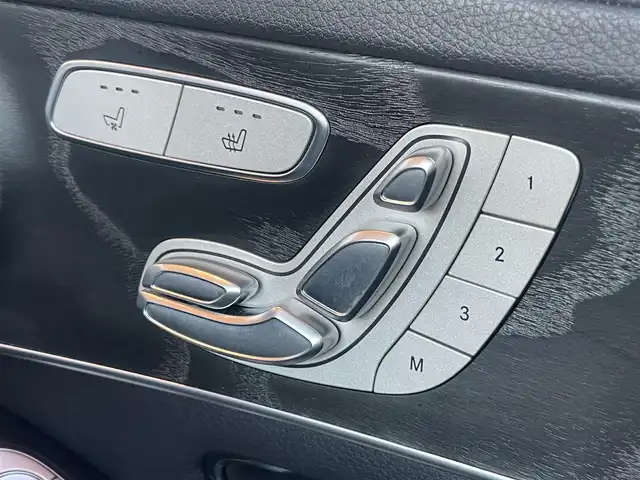 メルセデス・ベンツ ＧＬＣ２２０ d 4マチック AMGライン 鹿児島県 2021(令3)年 4.6万km ダイヤモンドホワイト 禁煙車/純正ナビ/Bluetooth/バックカメラ/レザーエクスクルーシブパッケージ/パノラミックスライディングルーフ/ブルメスターサウンド/レーダーセーフティーパッケージ/メモリー付レザーパワーシートシート/パワーバックドア/AMG19インチアルミホイール/LEDヘッドライト/ETC/スペアキー