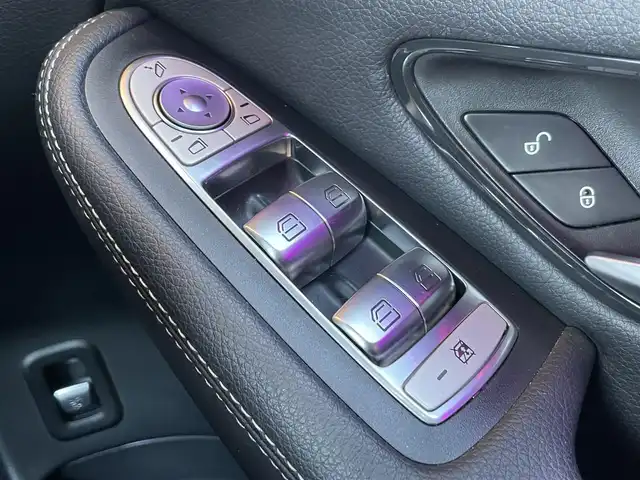 メルセデス・ベンツ ＧＬＣ２２０ d 4マチック AMGライン 鹿児島県 2021(令3)年 4.6万km ダイヤモンドホワイト 禁煙車/純正ナビ/Bluetooth/バックカメラ/レザーエクスクルーシブパッケージ/パノラミックスライディングルーフ/ブルメスターサウンド/レーダーセーフティーパッケージ/メモリー付レザーパワーシートシート/パワーバックドア/AMG19インチアルミホイール/LEDヘッドライト/ETC/スペアキー