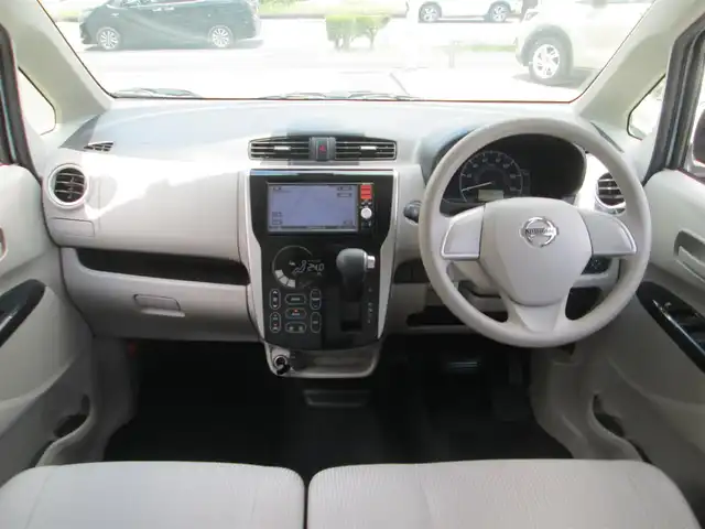 日産 デイズ X 千葉県 2016(平28)年 4.2万km アイスブルー 純正SDカーナビ、フルセグTV/アラウンドビューモニター/オーディオ【CD/BT/USB/AUX】/運転席シートリフター/アイドリングストップ/衝突軽減装置/横滑り防止装置/カーナビ取扱説明書/スペアキー(1本)