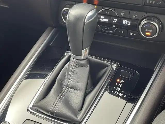 マツダ ＣＸ－８ XD Lパッケージ 群馬県 2018(平30)年 3.2万km ジェットブラックマイカ マツダコネクトナビ　３６０度モニター　レーダークルーズコントロール　シートヒーター　パワーシート　純正１９インチＡＷ　ステアリングリモコン　ステアリングヒーター　ドラレコ　ＥＴＣ　スマートキー　禁煙車