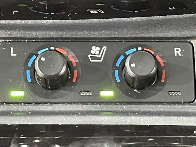 トヨタ アルファード S Cパッケージ 愛知県 2022(令4)年 3.3万km ホワイトパールクリスタルシャイン 純正９インチディスプレイオーディオ/ツインムーンルーフ/純正フリップダウンモニター/両側パワースライドドア/パワーバックドア/レーダークルーズコントロール/プリクラッシュセーフティ/ブラインドスポットモニター/クリアランスソナー/レーンディパーチャーアラート/先行車発進告知/電動パーキングブレーキ/ブレーキホールド/レザーシート/パワーシート【シートメモリー付】/シートヒーター/シートクーラー/ハンドルヒーター/オットマン/バックカメラ/デジタルインナーミラー/前後ドライブレコーダー/ビルトインＥＴＣ２．０/USB入力端子/AC100Vコンセント/ISOFIX/純正フロアマット/純正18インチアルミホイール