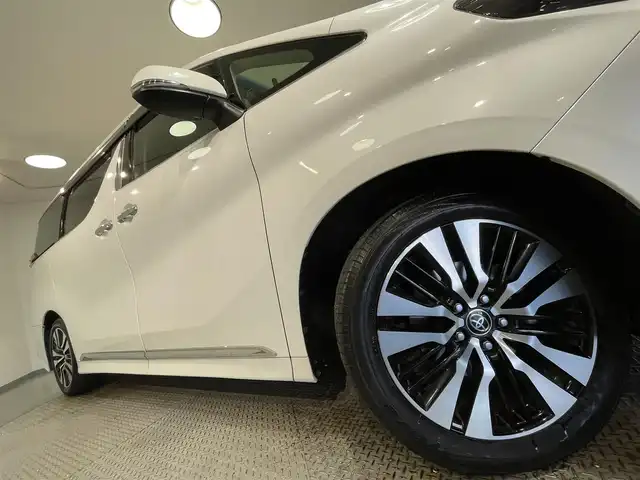 トヨタ アルファード S Cパッケージ 愛知県 2022(令4)年 3.3万km ホワイトパールクリスタルシャイン 純正９インチディスプレイオーディオ/ツインムーンルーフ/純正フリップダウンモニター/両側パワースライドドア/パワーバックドア/レーダークルーズコントロール/プリクラッシュセーフティ/ブラインドスポットモニター/クリアランスソナー/レーンディパーチャーアラート/先行車発進告知/電動パーキングブレーキ/ブレーキホールド/レザーシート/パワーシート【シートメモリー付】/シートヒーター/シートクーラー/ハンドルヒーター/オットマン/バックカメラ/デジタルインナーミラー/前後ドライブレコーダー/ビルトインＥＴＣ２．０/USB入力端子/AC100Vコンセント/ISOFIX/純正フロアマット/純正18インチアルミホイール