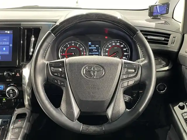 トヨタ アルファード S Cパッケージ 愛知県 2022(令4)年 3.3万km ホワイトパールクリスタルシャイン 純正９インチディスプレイオーディオ/ツインムーンルーフ/純正フリップダウンモニター/両側パワースライドドア/パワーバックドア/レーダークルーズコントロール/プリクラッシュセーフティ/ブラインドスポットモニター/クリアランスソナー/レーンディパーチャーアラート/先行車発進告知/電動パーキングブレーキ/ブレーキホールド/レザーシート/パワーシート【シートメモリー付】/シートヒーター/シートクーラー/ハンドルヒーター/オットマン/バックカメラ/デジタルインナーミラー/前後ドライブレコーダー/ビルトインＥＴＣ２．０/USB入力端子/AC100Vコンセント/ISOFIX/純正フロアマット/純正18インチアルミホイール