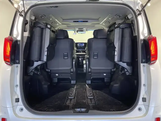 トヨタ アルファード S Cパッケージ 愛知県 2022(令4)年 3.3万km ホワイトパールクリスタルシャイン 純正９インチディスプレイオーディオ/ツインムーンルーフ/純正フリップダウンモニター/両側パワースライドドア/パワーバックドア/レーダークルーズコントロール/プリクラッシュセーフティ/ブラインドスポットモニター/クリアランスソナー/レーンディパーチャーアラート/先行車発進告知/電動パーキングブレーキ/ブレーキホールド/レザーシート/パワーシート【シートメモリー付】/シートヒーター/シートクーラー/ハンドルヒーター/オットマン/バックカメラ/デジタルインナーミラー/前後ドライブレコーダー/ビルトインＥＴＣ２．０/USB入力端子/AC100Vコンセント/ISOFIX/純正フロアマット/純正18インチアルミホイール