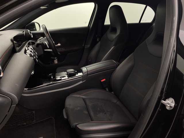 メルセデス・ベンツ Ａ２００ｄ AMGライン 新潟県 2020(令2)年 6.1万km 黒 純正ナビ/バックカメラ/衝突軽減ブレーキ/アダクティブレーンキープアシスト/アダクティブステアリング/ESP/レーダークルーズコントロール/パドルシフト/DN席パワーシート/DN席シートヒーター/純正１８アルミ/ＬＥＤ