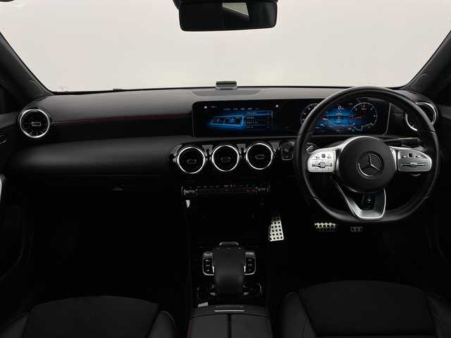 メルセデス・ベンツ Ａ２００ｄ AMGライン 新潟県 2020(令2)年 6.1万km 黒 純正ナビ/バックカメラ/衝突軽減ブレーキ/アダクティブレーンキープアシスト/アダクティブステアリング/ESP/レーダークルーズコントロール/パドルシフト/DN席パワーシート/DN席シートヒーター/純正１８アルミ/ＬＥＤ