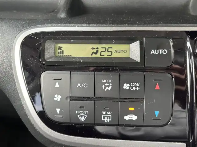 ホンダ Ｎ ＢＯＸ G SSパッケージ 宮城県 2013(平25)年 2.3万km プレミアムホワイトパール 登録時走行距離21379km/純正オーディオ/AM・FM・CD・AUX/プッシュスタート/スマートキー/スペアキー（1本）/ワンオーナー様/両側パワースライドドア/盗難防止装置/レーンキープアシスト/衝突軽減システム/ベンチシート/フルフラットシート/ドアバイザー/電動格納ミラー/ヘッドライトイベライザー/純正フロアマット/ECONモード/補助ミラー/純正アルミホイール