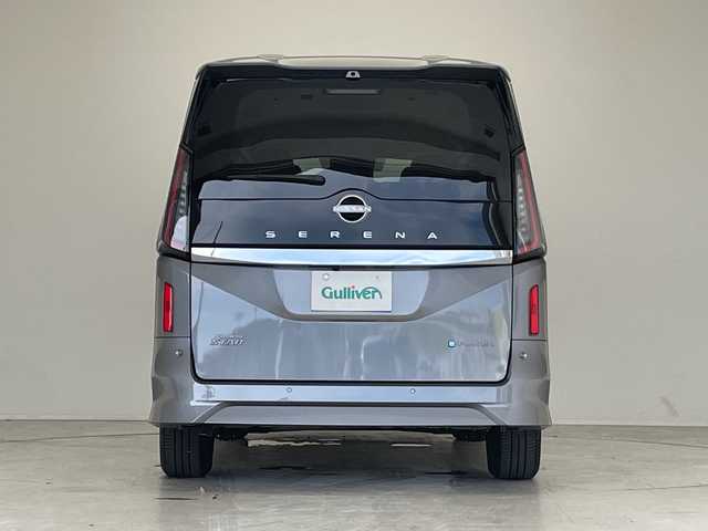 日産 セレナ e－パワー ハイウェイS V 90周年記念車 愛知県 2024(令6)年 0.3万km ダークメタルグレー 純正ディズプレイオーディオナビ/フリップダウンモニター/全方位カメラ/両側パワースライドドア/プロパイロット/エマージェンシーブレーキ/バックカメラ/ハンズフリースライドドア/コーナーセンサー/ETC2.0/LEDヘッドライト/インテリジェントミラー/リアオートエアコン/レーンキープアシスト/オートマチックハイビーム/ワイヤレス充電器/ドライブレコーダー/ステアリングスイッチ/スマートキー/プッシュスタート/フルセグ/Bluetooth/衝突軽減システム/純正アルミホイール/