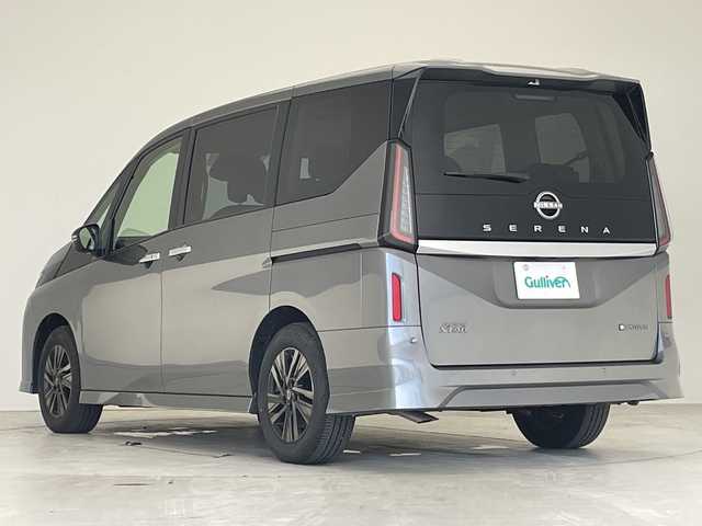 日産 セレナ e－パワー ハイウェイS V 90周年記念車 愛知県 2024(令6)年 0.3万km ダークメタルグレー 純正ディズプレイオーディオナビ/フリップダウンモニター/全方位カメラ/両側パワースライドドア/プロパイロット/エマージェンシーブレーキ/バックカメラ/ハンズフリースライドドア/コーナーセンサー/ETC2.0/LEDヘッドライト/インテリジェントミラー/リアオートエアコン/レーンキープアシスト/オートマチックハイビーム/ワイヤレス充電器/ドライブレコーダー/ステアリングスイッチ/スマートキー/プッシュスタート/フルセグ/Bluetooth/衝突軽減システム/純正アルミホイール/