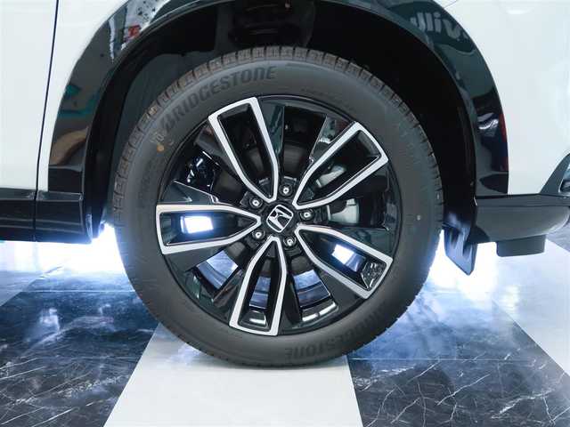 ホンダ ヴェゼル ハイブリッド e:HEV Z 千葉県 2025(令7)年 0.1千km プラチナホワイトパール 登録済未使用車/ホンダコネクトディスプレイ/ナビゲーション/フルセグTV/Bluetooth/AM/FM/USB/バックカメラ /BSM/ブラインドスポットモニター/LEDヘッドライト/LEDフォグランプ/ステアリングヒーター/ビルトインETC2.0/ハーフレザー /電動リアゲート/純正18インチAW/レーダークルーズコントロール/パドルシフト/ワイヤレス充電/USB充電/スマートキー×2本/取説/保証書
