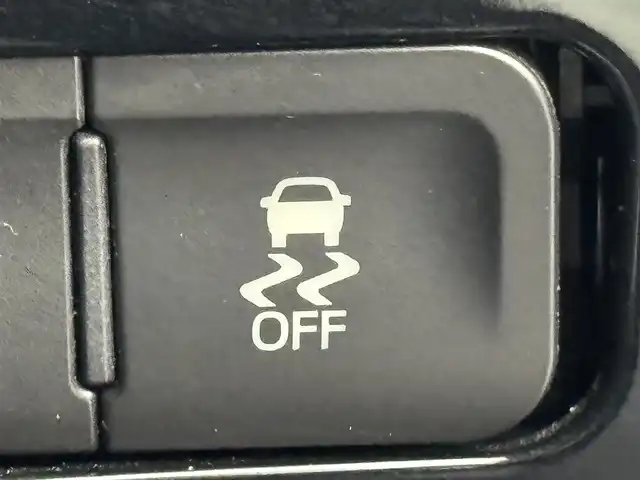 トヨタ プリウス S ツーリングセレクション 福岡県 2018(平30)年 7.2万km ホワイトパールクリスタルシャイン モデリスタエアロ　/純正９型ナビ／フルセグＴＶ　/バックカメラ　/レーダークルーズコントロール　/衝突軽減ブレーキ　/レーンキープ　/横滑り防止装置　/オートマチックハイビーム　/シートヒーター　/純正１７インチＡＷ