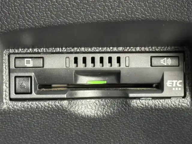 トヨタ プリウス S ツーリングセレクション 福岡県 2018(平30)年 7.2万km ホワイトパールクリスタルシャイン モデリスタエアロ　/純正９型ナビ／フルセグＴＶ　/バックカメラ　/レーダークルーズコントロール　/衝突軽減ブレーキ　/レーンキープ　/横滑り防止装置　/オートマチックハイビーム　/シートヒーター　/純正１７インチＡＷ