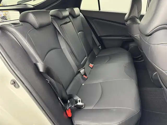 トヨタ プリウス S ツーリングセレクション 福岡県 2018(平30)年 7.2万km ホワイトパールクリスタルシャイン モデリスタエアロ　/純正９型ナビ／フルセグＴＶ　/バックカメラ　/レーダークルーズコントロール　/衝突軽減ブレーキ　/レーンキープ　/横滑り防止装置　/オートマチックハイビーム　/シートヒーター　/純正１７インチＡＷ