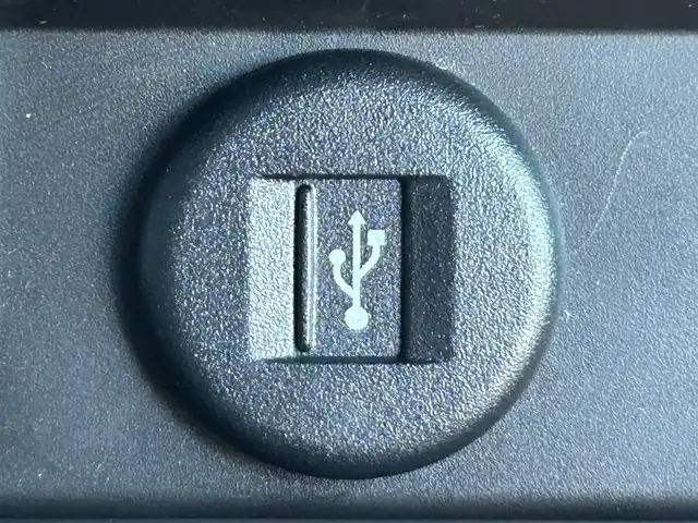 スズキ ソリオ HV MZ 静岡県 2021(令3)年 5.4万km ピュアホワイトP 純正9インチナビ/フルセグ/全周囲カメラ/両側パワースライドドア/ヘッドアップディスプレイ/スズキ セーフティ サポート/シートヒーター/コーナーセンサー/プッシュスタート/スマートキー/LEDヘッドライト/フォグライト