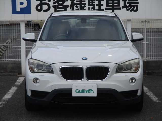 ＢＭＷ Ｘ１ sDrive 18i スポーツ 岡山県 2014(平26)年 8.3万km アルピンホワイトⅢ 純正ＨＤＤナビ/バックカメラ/ＤＶＤ再生可能/Ｂｌｕｅｔｏｏｔｈ/ＵＳＢ/コーナーセンサー/オートライト/純正フロアマット/純正18ＡＷ/スマートキー