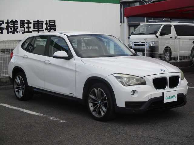 ＢＭＷ Ｘ１ sDrive 18i スポーツ 岡山県 2014(平26)年 8.3万km アルピンホワイトⅢ 純正ＨＤＤナビ/バックカメラ/ＤＶＤ再生可能/Ｂｌｕｅｔｏｏｔｈ/ＵＳＢ/コーナーセンサー/オートライト/純正フロアマット/純正18ＡＷ/スマートキー