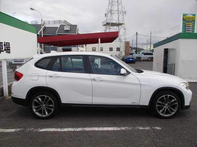 ＢＭＷ Ｘ１ sDrive 18i スポーツ 岡山県 2014(平26)年 8.3万km アルピンホワイトⅢ 純正ＨＤＤナビ/バックカメラ/ＤＶＤ再生可能/Ｂｌｕｅｔｏｏｔｈ/ＵＳＢ/コーナーセンサー/オートライト/純正フロアマット/純正18ＡＷ/スマートキー