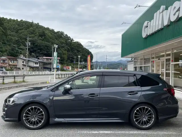 スバル レヴォーグ 2．0STIスポーツアイサイト 岐阜県 2017(平29)年 14.8万km ダークグレーメタリック 4WD/アイサイト/純正ナビ/【Bluetooth．AUX.SD.CD.DVD.AM/FMラジオ．】/レザーシート/パワーシート・シートメモリー付/シートヒーター/ダウンヒルアシストコントロール/スマートキー/バック・サイドカメラ/ETC/ドライブレコーダー/純正アルミホイール/LEDヘッドライト・オート機能付/フォグライト/ウィンカーミラー/純正フロアマット/積み込みスタッドレスタイヤ/取扱説明書/保証書