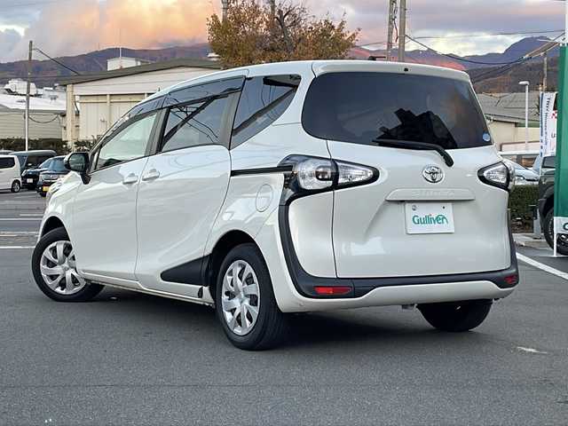 トヨタ シエンタ G 長野県 2016(平28)年 3.7万km ホワイトパールクリスタルシャイン 社外ナビ/【CN-RS02WD】/DVD再生可能/フルセグTV/バックカメラ/BluetoothAudio/両側パワースライドドア/セーフティセンス/・プリクラッシュセーフティ/・レーンディパーチャーアラート/・オートマチックハイビーム/・先行車発進告知機能/ビルトインETC/革巻きステアリング/ステアリングスイッチ/アイドリングストップ/スマートキー/プッシュスタート/電動格納ミラー/純正フロアマット/オートライト