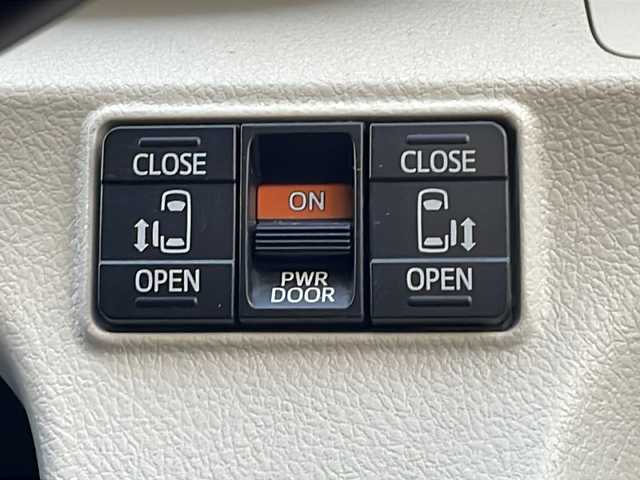 トヨタ シエンタ G 長野県 2016(平28)年 3.7万km ホワイトパールクリスタルシャイン 社外ナビ/【CN-RS02WD】/DVD再生可能/フルセグTV/バックカメラ/BluetoothAudio/両側パワースライドドア/セーフティセンス/・プリクラッシュセーフティ/・レーンディパーチャーアラート/・オートマチックハイビーム/・先行車発進告知機能/ビルトインETC/革巻きステアリング/ステアリングスイッチ/アイドリングストップ/スマートキー/プッシュスタート/電動格納ミラー/純正フロアマット/オートライト