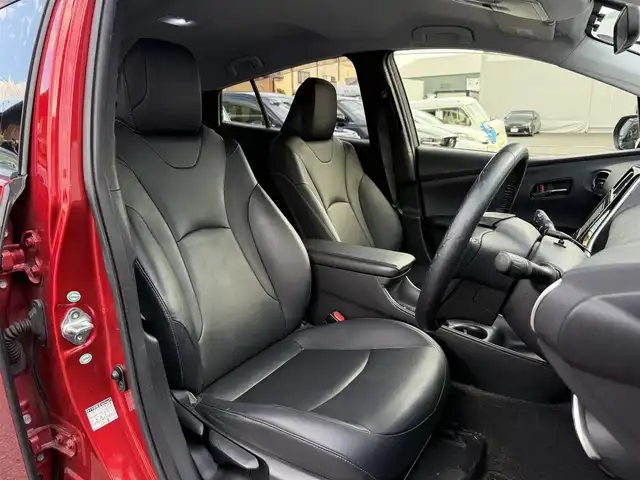 トヨタ プリウス S ツーリングセレクション 大阪府 2016(平28)年 11.9万km エモーショナルレッド (株)IDOMが運営する【じしゃロン東大阪店】の自社ローン専用車両になりますこちらは現金またはオートローンご利用時の価格です。自社ローンご希望の方は別途その旨お申付け下さい/社外ナビ【AVN-Z05iW】/フルセグTV、Bluetooth、SDREC、CD、DVD/バックカメラ/ETC/LEDヘッドライト/オートライト/前席シートヒーター/横滑り防止装置/合皮シート/スマートキー＆プッシュスタート/取説＆保証書