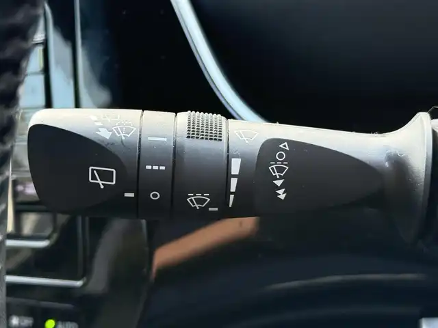 トヨタ プリウス S ツーリングセレクション 大阪府 2016(平28)年 11.9万km エモーショナルレッド (株)IDOMが運営する【じしゃロン東大阪店】の自社ローン専用車両になりますこちらは現金またはオートローンご利用時の価格です。自社ローンご希望の方は別途その旨お申付け下さい/社外ナビ【AVN-Z05iW】/フルセグTV、Bluetooth、SDREC、CD、DVD/バックカメラ/ETC/LEDヘッドライト/オートライト/前席シートヒーター/横滑り防止装置/合皮シート/スマートキー＆プッシュスタート/取説＆保証書