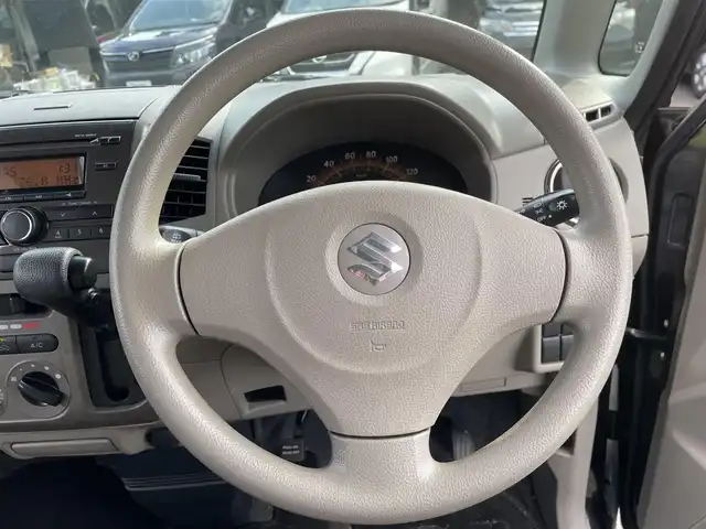 スズキ パレット L 和歌山県 2012(平24)年 7.1万km 黒 (株)IDOMが運営する【じしゃロン和歌山店】の自社ローン専用車両になります。こちらは現金またはオートローンご利用時の価格です。自社ローンご希望の方は別途その旨お申付け下さい/両側イージークローザー/プッシュスタート/スマートキー/パワーステアリング/LEDライト/ダブルエアバック/ABS