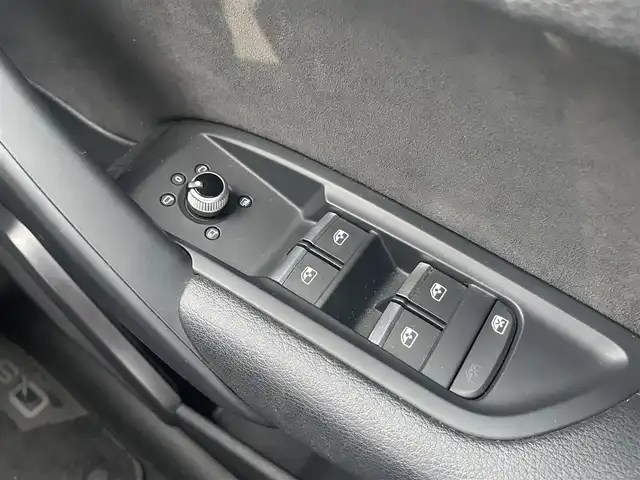 アウディ Ｑ５ 40TDIクワトロ スポーツ 愛知県 2021(令3)年 6.8万km 青 Ｓラインパッケージ/純正ナビ/フルセグテレビ/バックカメラ/アラウンドビューモニター/アイドリングストップ/ウィンカーミラー/追従クルーズコントロール/プッシュスタート/パワーバックドア/ETC/LED/全席シートヒーター/パーキングアシスト