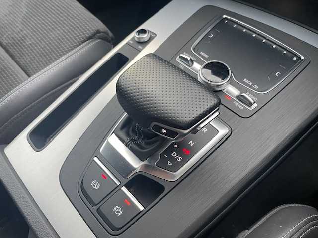 アウディ Ｑ５ 40TDIクワトロ スポーツ 愛知県 2021(令3)年 6.8万km 青 Ｓラインパッケージ/純正ナビ/フルセグテレビ/バックカメラ/アラウンドビューモニター/アイドリングストップ/ウィンカーミラー/追従クルーズコントロール/プッシュスタート/パワーバックドア/ETC/LED/全席シートヒーター/パーキングアシスト