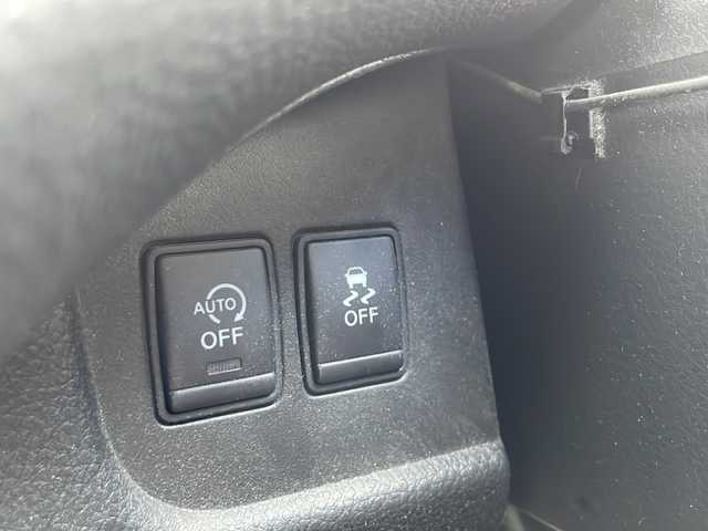 日産 セレナ ハイウェイS G Sハイブリッド 兵庫県 2015(平27)年 8.7万km ブリリアントシルバー 取扱説明書/保証書/純正ナビ（フルセグ/CD/DVD/AM/FM/VTR/AUX/SD/USB/WALKMAN/Bluetooth/iPod/MUSIC STOCKER）/プッシュスタート/全方位カメラ/衝突軽減ブレーキ/レーンキープアシスト/クルーズコントロール/クリアランスソナー/両側パワースライドドア/アイドリングストップ/スマートキー/ETC/ドライブレコーダー前後/サンシェード