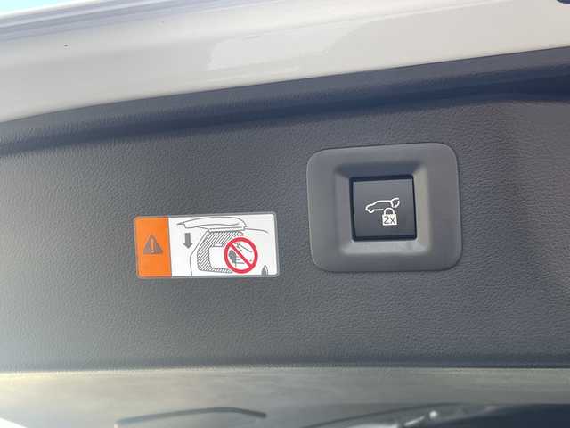 トヨタ アルファードハイブリット エグゼクティブ ラウンジ 埼玉県 2025(令7)年 0.2万km ライムホワイトパールクリスタルシャイン ワンオーナー/左右独立ムーンルーフ/ベージュレザーシート/全席シートヒーター＆ベンチレーション/全席パワーシート（Ｄ席メモリ機能付）/純正１４インチナビ＆フルセグＴＶ/（ＢＴ＆ＡｐｐｌｅＣａｒＰｌａｙ＆ＨＤＭＩ）/ＪＢＬプレミアムサウンド/１４インチリアエンタ－テイメントシステム/パラミックビューモニター/ビルトインＥＴＣ２．０/デジタルインナーミラー/ドライブレコーダー/両側パワースライドドア/ユニバーサルステップ/モデリスタエアロ（Ｆ＆Ｓ＆Ｒ）/モデリスタシグネチャーイルミブレード/プリクラッシュセーフティー/アドバンスドドライブ/ロードサインアシスト/フロントクロストラフィックアラート/リアクロストラフィックアラート/レーンディパーチャーアラート/レーンチェンジアシスト/プロドライビングアシスト/ブラインドスポットモニター/パーキングサポートブレーキ/リアカメラディテクション/安心降車アシスト/後方車両接近告知/周辺車両接近時サポート/クリアランスソナー/ヘッドアップディスプレイ/ＡＣ１００Ｖ/↓検査員記入欄に続く